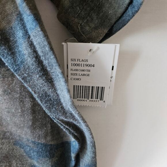 Six Flags The Flash Camo Short Sleeve Tee Size Large - Picture 5 of 7